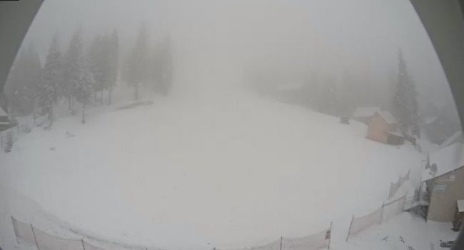 Украинский курорт полностью замело снегом