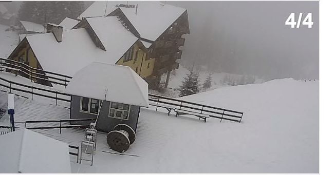 Украинский курорт полностью замело снегом