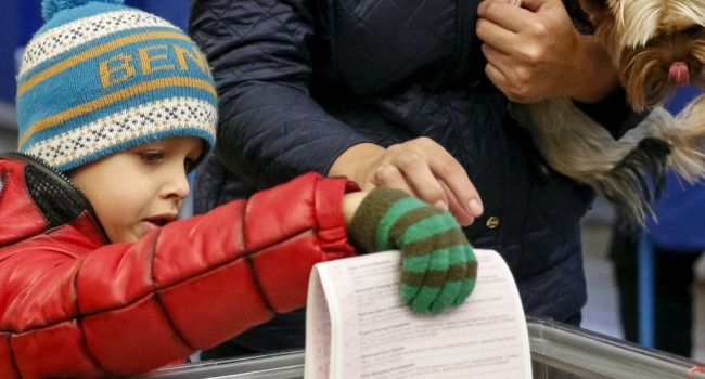 Половина украинцев верят в позитивные изменения после выборов