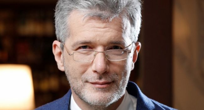 Стало известно, кто будет вторым модератором дебатов на «Олимпийском» Стало известно, кто будет вторым модератором дебатов на «Олимпийском»