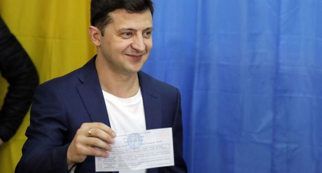 «Ему плевать на законы Украины»: Владимир Зеленский попал в скандал во время голосования 
