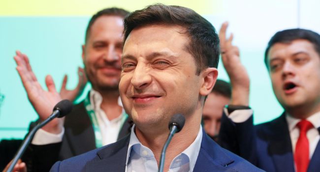 Политолог: «Настоящего Зеленского украинцы увидят только после парламентских выборов»