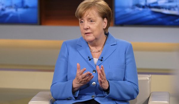 «Буду рада принять в Берлине»: Меркель поздравила Зеленского с победой на выборах