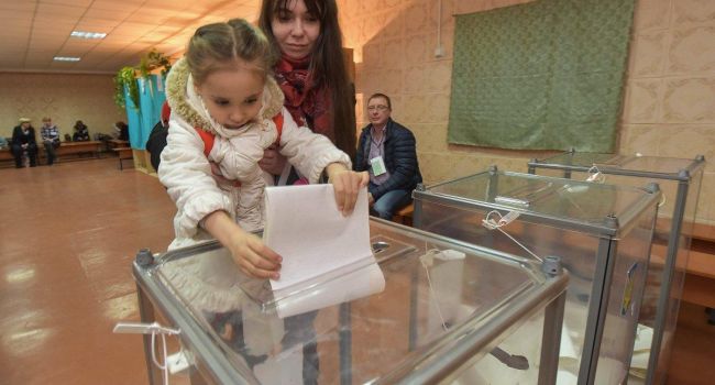Политтехнолог: Украина выбрала президента и одновременно – лидера оппозиции Политтехнолог: Украина выбрала президента и одновременно – лидера оппозиции
