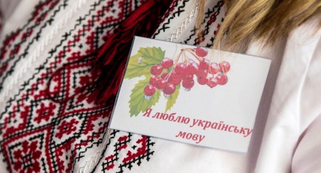 Тыщук: Порошенко так и не решился ввести тест на обязательное знание украинского языка для желающих занять президентский пост
