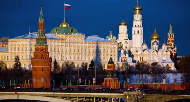 Дипломат рассказал, какие послания уже адресовал Кремль Зеленскому