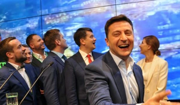 «Володя, молодец!»: скандальный российский актер прокомментировал победу Зеленского, нарвавшись на неоднозначную реакцию в сети
