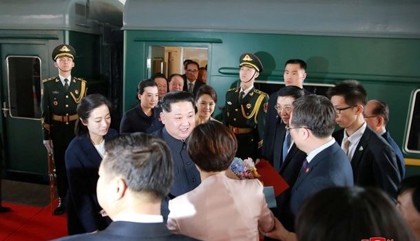 Впервые в истории: Ким Чен Ын прибыл в Россию на бронепоезде