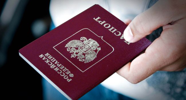 Общественный деятель: «Киев сам виноват в том, что Россия раздает паспорта жителям Донбасса» 