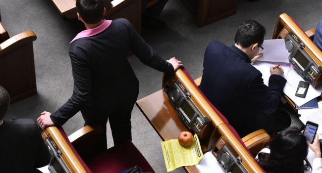 Взялась за старое: Савченко вновь пришла в Раду с «гранатой»