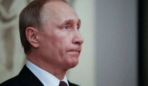 «Печать сатаны»: на Пасху Путина опять сфотографировали с дурным знамением 
