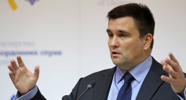 Климкин призвал мировую общественность не признавать паспорта, выданные РФ жителям оккупированных территорий