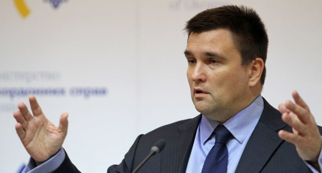 Климкин призвал мировую общественность не признавать паспорта, выданные РФ жителям оккупированных территорий Климкин призвал мировую общественность не признавать паспорта, выданные РФ жителям оккупированных территорий