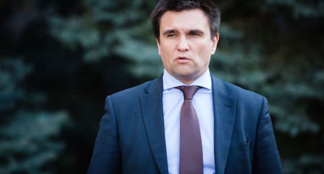 Климкин требует, чтобы РФ прекратила выдавать паспорта украинцам на Донбассе