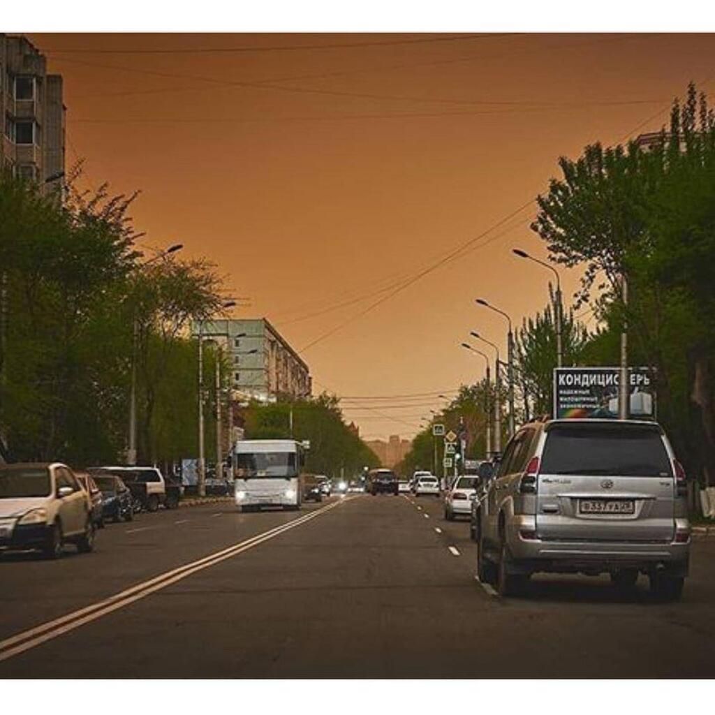 «Судный день»: россияне в ужасе публикуют желтое небо, которое образовалось над РФ 