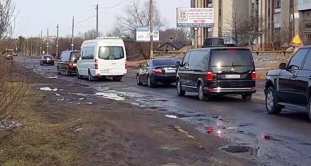 Коломойский уже трижды приезжал к Тимошенко в Козин – журналисты 