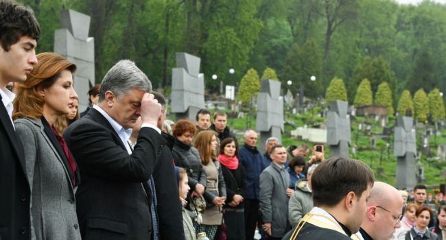  Бужанский о выступлении Порошенко во Львове: «Очень любит Украину, но детей отправил в Лондон»