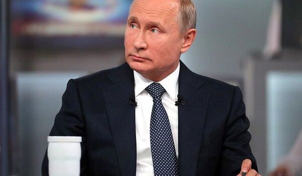 СМИ: Победителем выборов в Европарламент может стать Путин 
