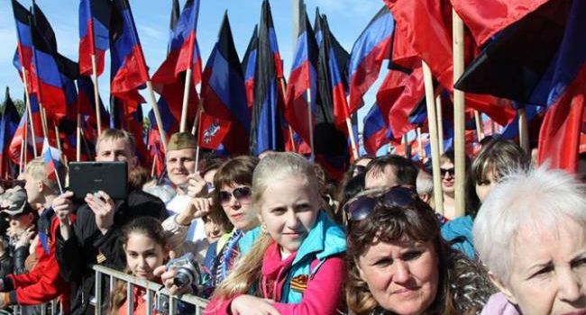 Дроздов: нет смысла воевать и проливать кровь за паспортизованное трехцветное населения Донецка и Луганска