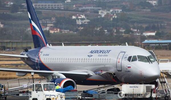 «Пассажиров сняли с борта»: в РФ случилось новое ЧП с самолетом Sukhoi Superjet 