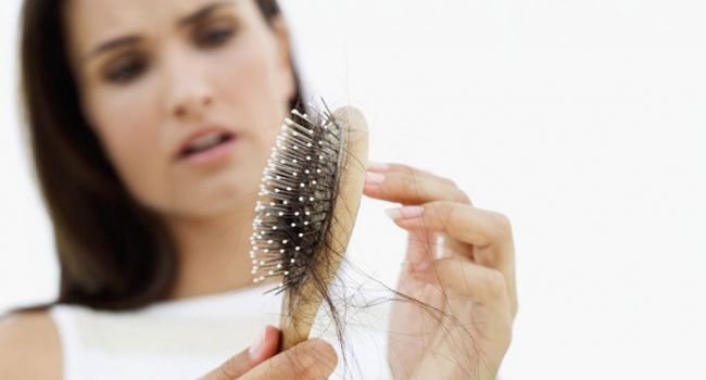 Что может спровоцировать чрезмерное выпадение волос