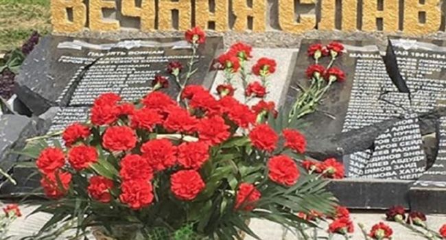 В Крыму уничтожили памятник убитым в боевых действиях крымским татарам