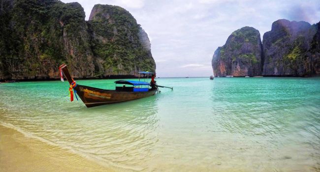 Самый знаменитый пляж Таиланда решили закрыть ещё на 2 года 