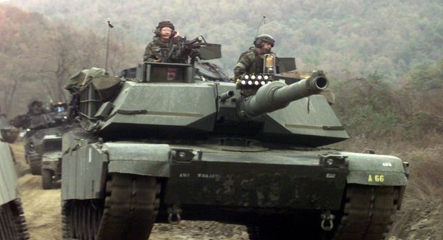 Танки, ЗРК и гаубицы: войска РФ стянули десятки единиц военной техники к линии разграничения