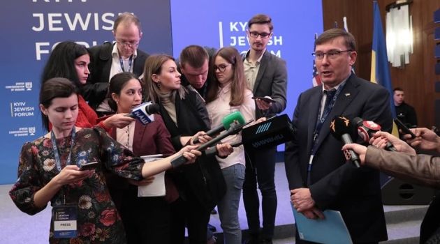 «Политический скунс»: Луценко обрушился с критикой в адрес Сытныка