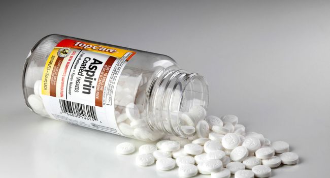 «Нельзя молодым и худым»: медики обнаружили еще одно побочное свойство аспирина 