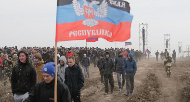 «Нам тяжело жилось, но лучше, чем сейчас»: в «ДНР» зреет большой бунт против Пушилина и Путина из-за паспортов РФ