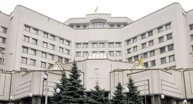 Депутаты НФ пожаловались в Конституционный суд на решение Зеленского о роспуске Рады