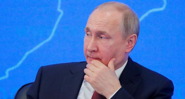 «Его эпоха идет к закату»: рейтинг Путина упал до исторического минимума