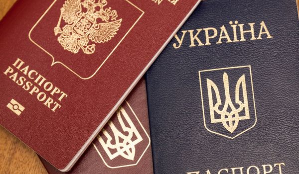 «Использовать граждан в качестве оружия»: названа истинная цель раздачи Путиным паспортов на Донбассе