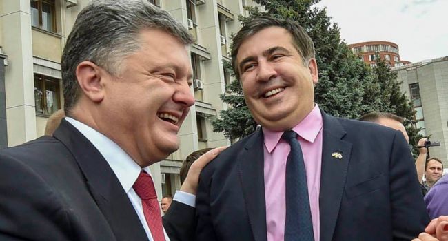 «Думали, я его покусаю»: Саакашвили рассказал о случайной встрече с Порошенко 