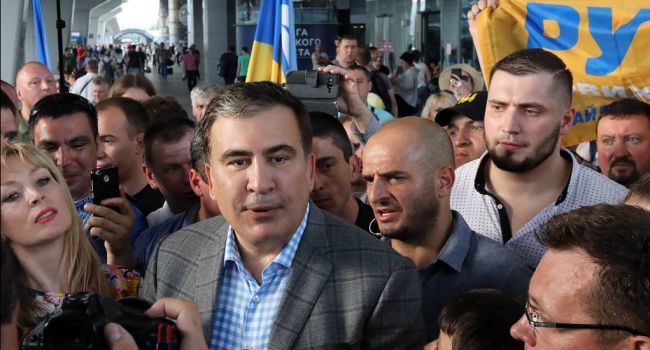 Вторым после Порошенко Саакашвили натравят на Ахметова, – политтехнолог