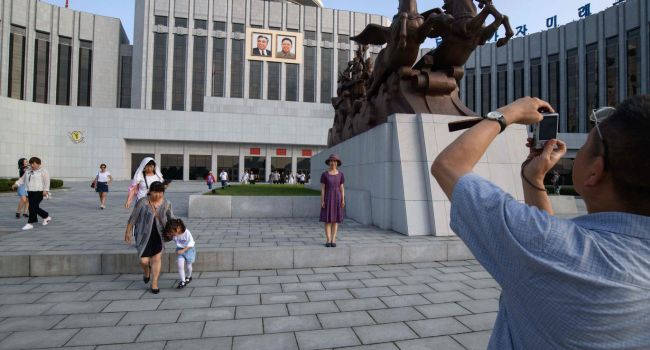 Эксперты рассказали о самых удивительных запретах для туристов в КНДР