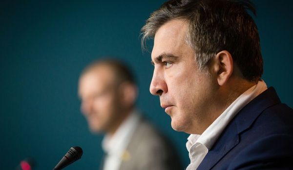 «Принимаете неважные законы»: Саакашвили в прямом эфире подыграл России 