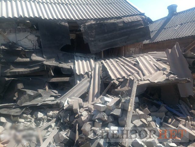 Оккупационные войска обстреляли освобожденную Марьинку: ужасающие фото с места Оккупационные войска обстреляли освобожденную Марьинку: ужасающие фото с места
