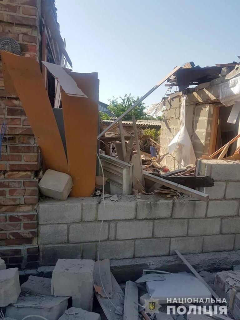 Оккупационные войска обстреляли освобожденную Марьинку: ужасающие фото с места Оккупационные войска обстреляли освобожденную Марьинку: ужасающие фото с места