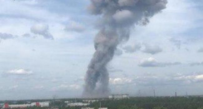 «Что произошло, война в РФ?»: в Дзержинске на воздух взлетел завод «Кристалл»