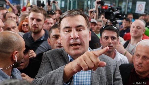 «Человек без чувства юмора»: Саакашвили рассказал, почему обижен на Порошенко