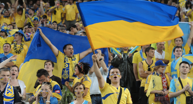 Супрун призвала украинцев как можно чаще смотреть футбол