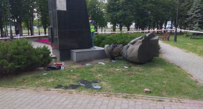 «Показало истинное лицо Зеленского»: политик выступил с заявлением из-за сноса памятника Жукову