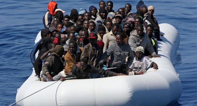 За минувшие выходные у побережья Греции задержали более двухсот мигрантов