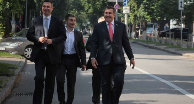 Блогер о Кличко: это самое откровенное политическое самоубийство после присоединения Мороза к коалиции Януковича