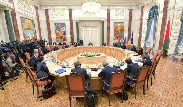 Украина и Россия договорить о прекращении огня на Донбассе: первые подробности 