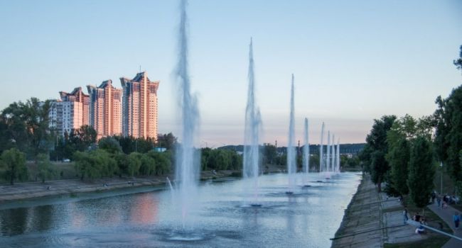 В Киеве возобновлена работа музыкальных фонтанов 