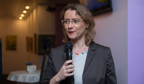 Французский посол в Украине поддержала отмену блокады Донбасса 