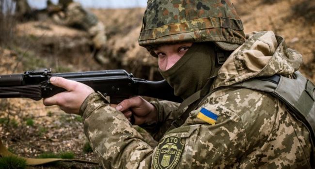 Бойцы ВСУ сделали «лепешку» с КамАЗа и БМП российской армии на Донбассе